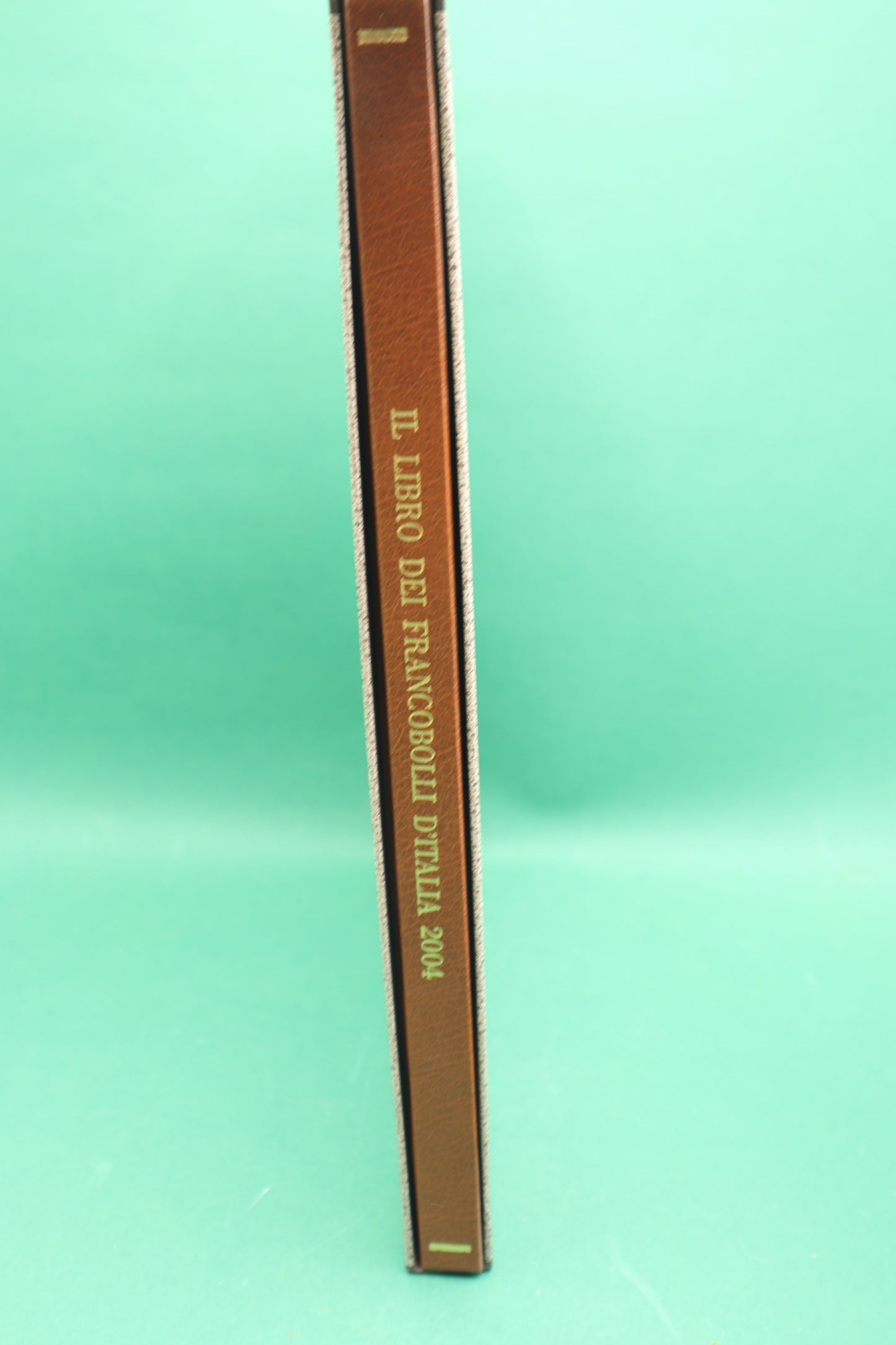 IL LIBRO DEI FRANCOBOLLI D'ITALIA 2004. BUCA DELLE LETTERE.POSTE ITALIANE.