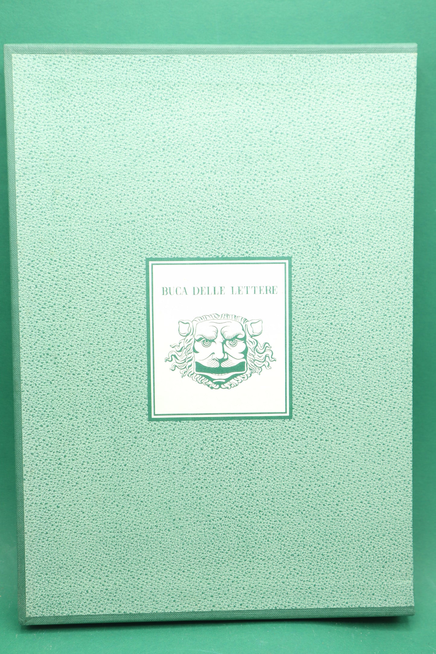 IL LIBRO DEI FRANCOBOLLI D'ITALIA 2005. BUCA DELLE LETTERE.POSTE ITALIANE.