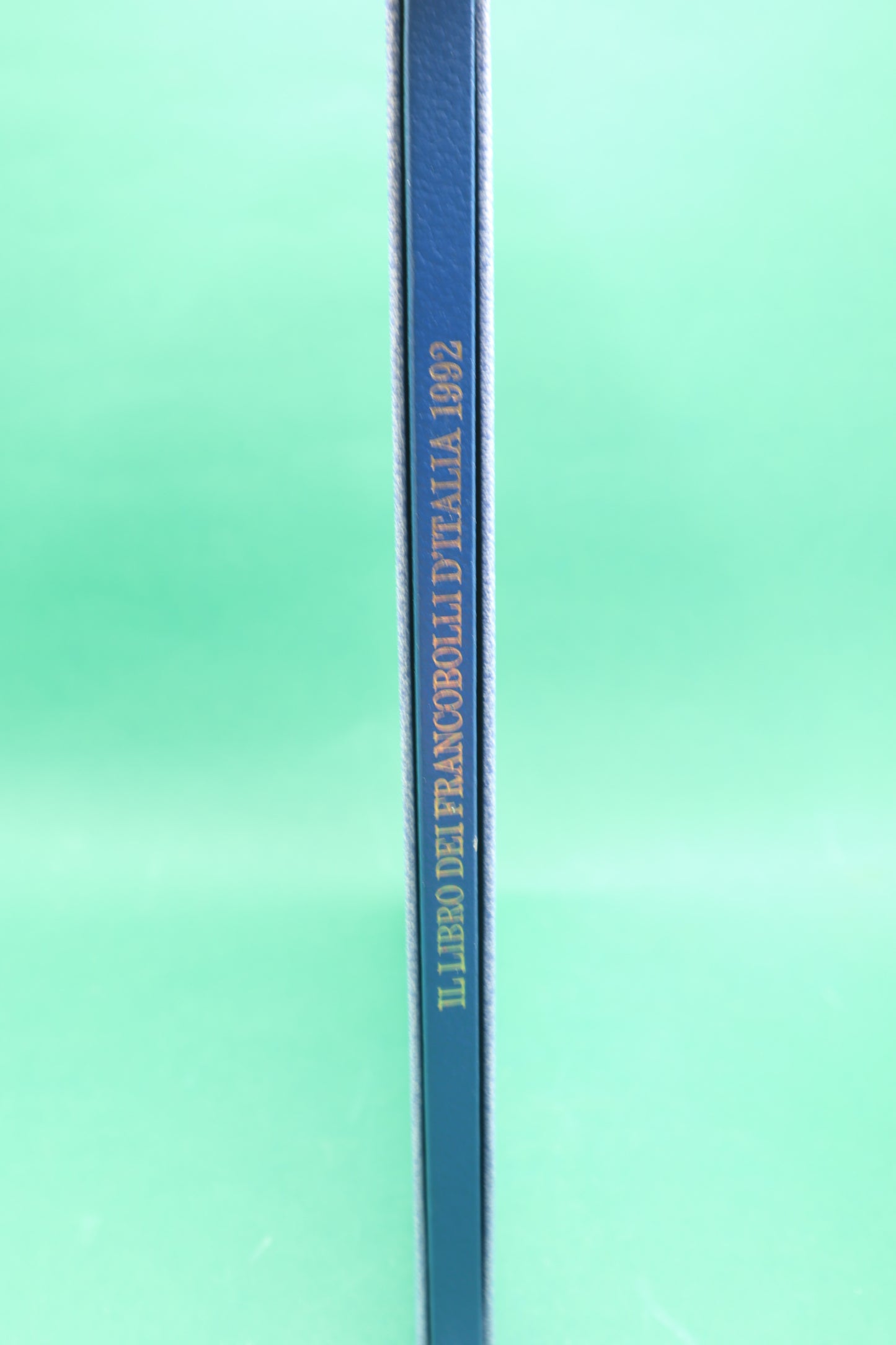 IL LIBRO DEI FRANCOBOLLI D'ITALIA 1992. BUCA DELLE LETTERE.POSTE ITALIANE.