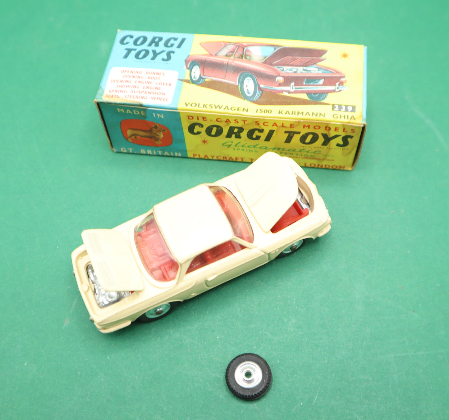 CORGI TOYS - 239-VOLKSWAGEN 1500 KHARMANN GHIA- CREMA- SCATOLA ORIGINALE 1/43