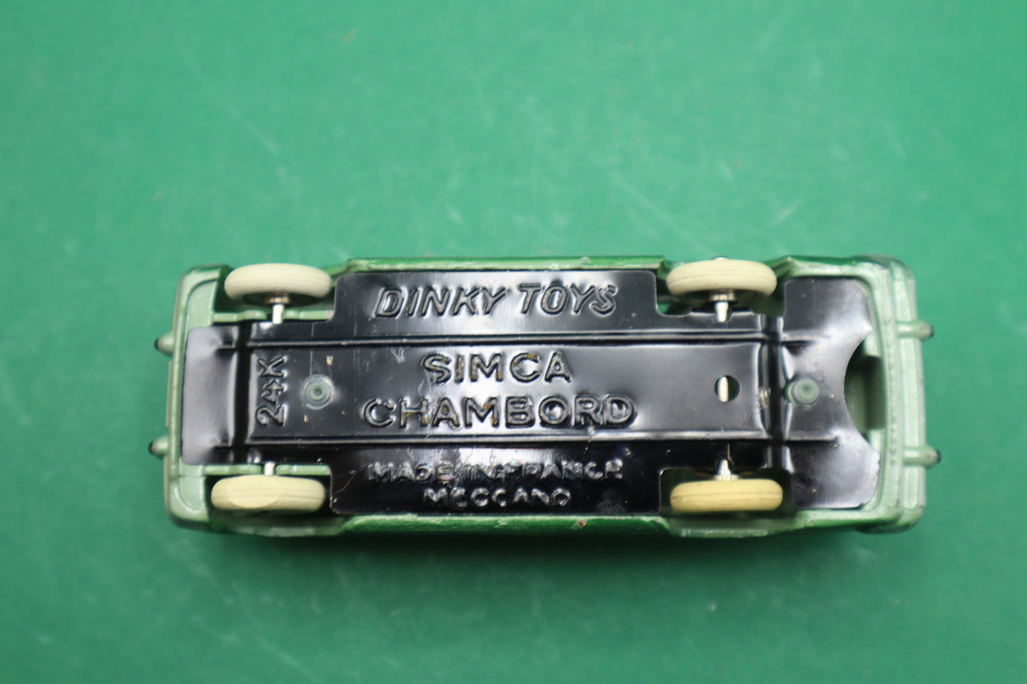 Dinky Toys 24k Simca Vedette "Chambord" with glasses 1/43