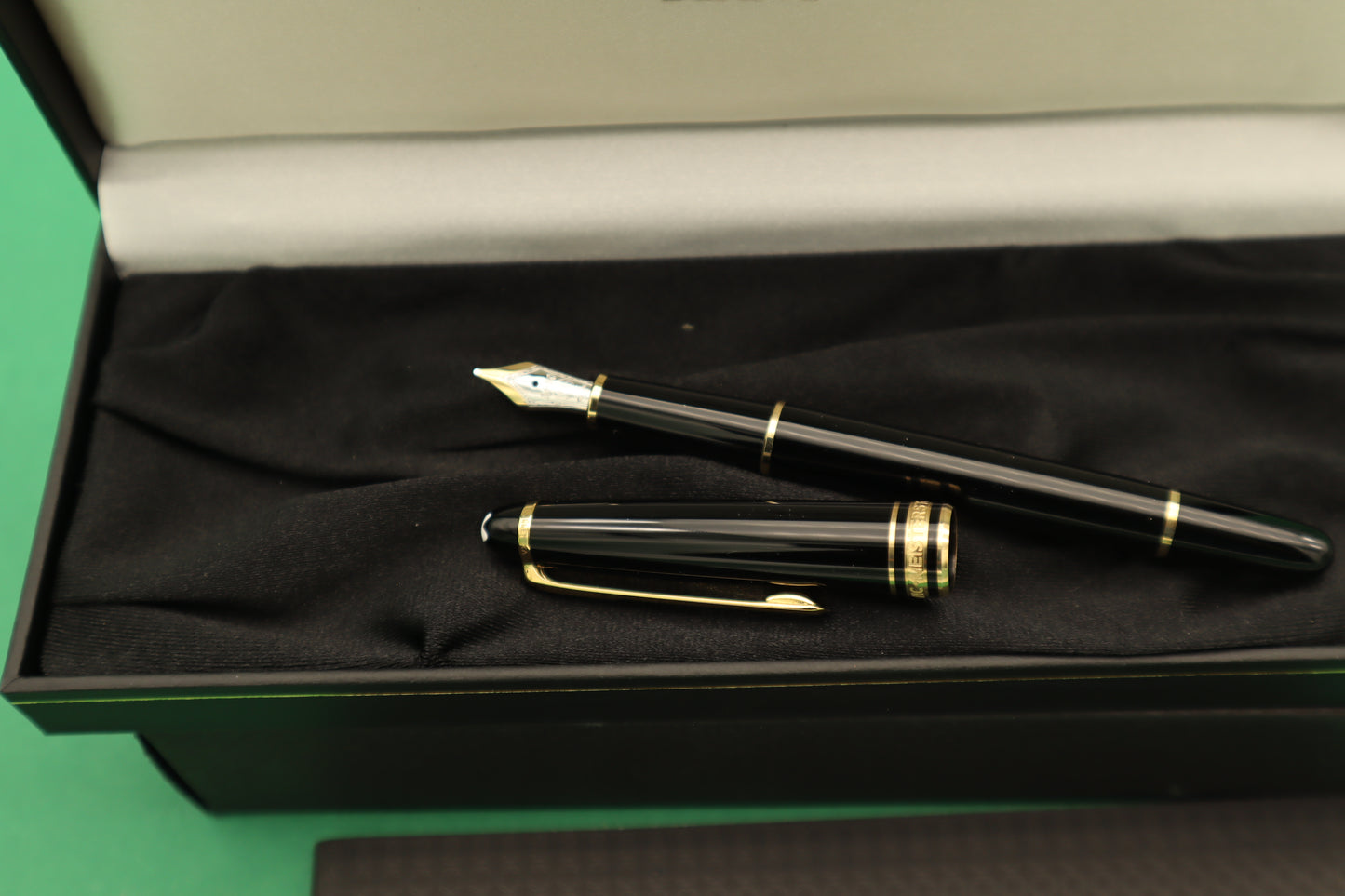 MONTBLANC 144 FOUNTAIN PEN NIB GOLD 14KT EF GRADE ORIGINAL BOX VINTAGE 1990’s