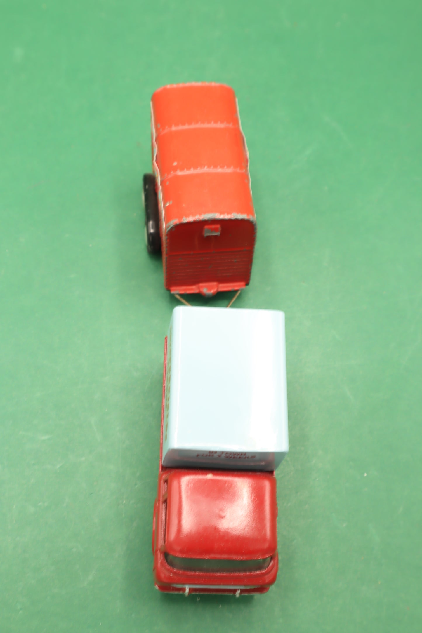 Corgi Camion ´Rice Pony Trailer´ con Jeep FC-150 Circus Chipperfields