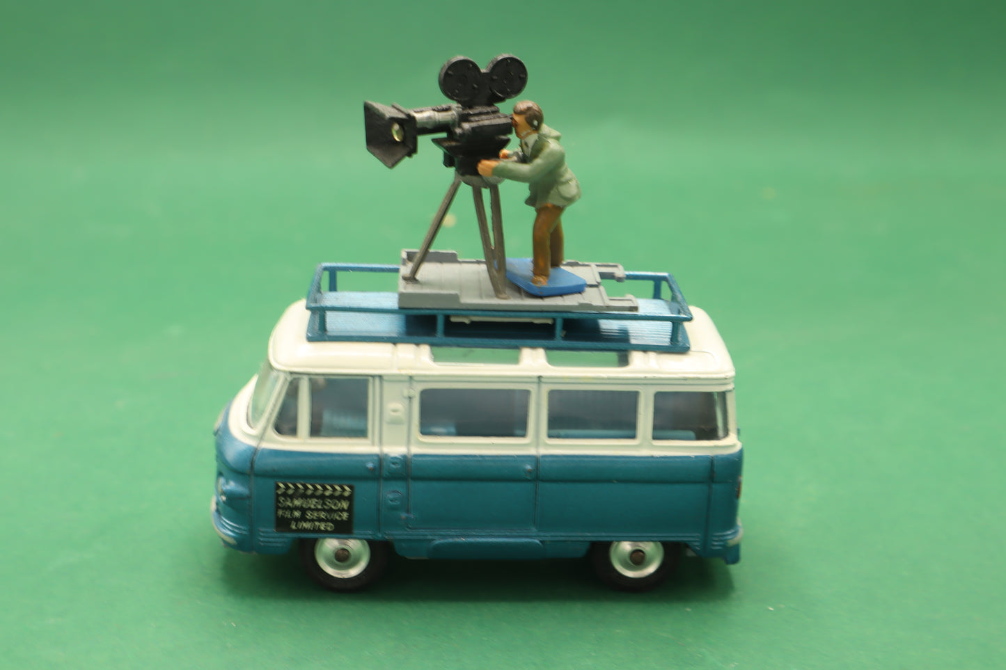 Corgi Toys Commer Samuelson Film bus 2500 series con Cinepresa Made in Great Britain 1/43