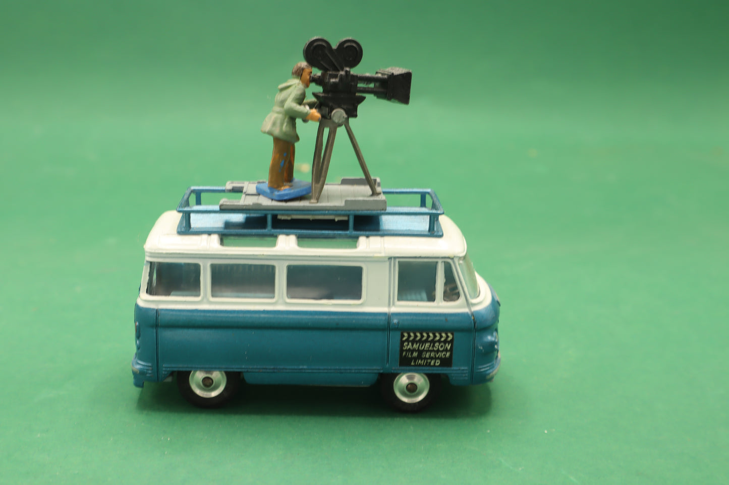 Corgi Toys Commer Samuelson Film bus 2500 series con Cinepresa Made in Great Britain 1/43