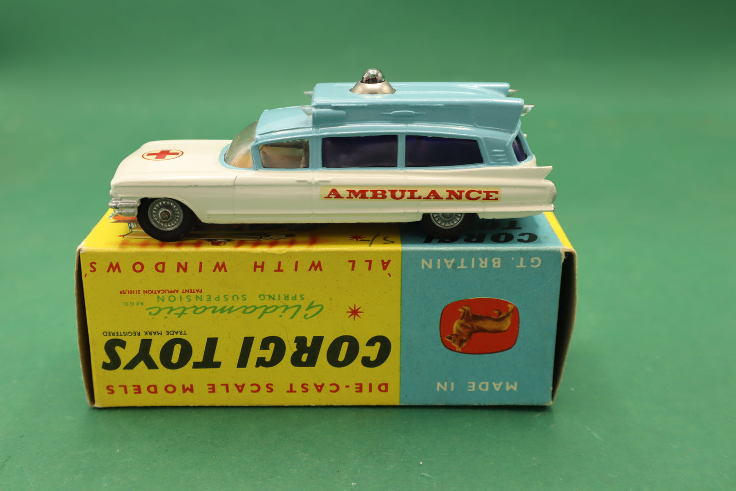 CORGI TOYS -Superior Ambulance on Cadillac Chassis N.437 MECCANO ENGLAND. 1/43 Anni 60