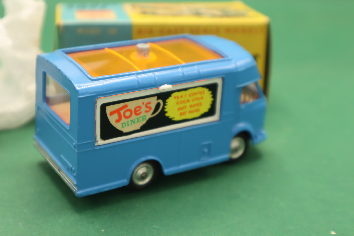 CORGI TOYS - 471 - Smiths Karrier Mobile Canteen van -Made in ENGLAND-  1/43 Anni 60