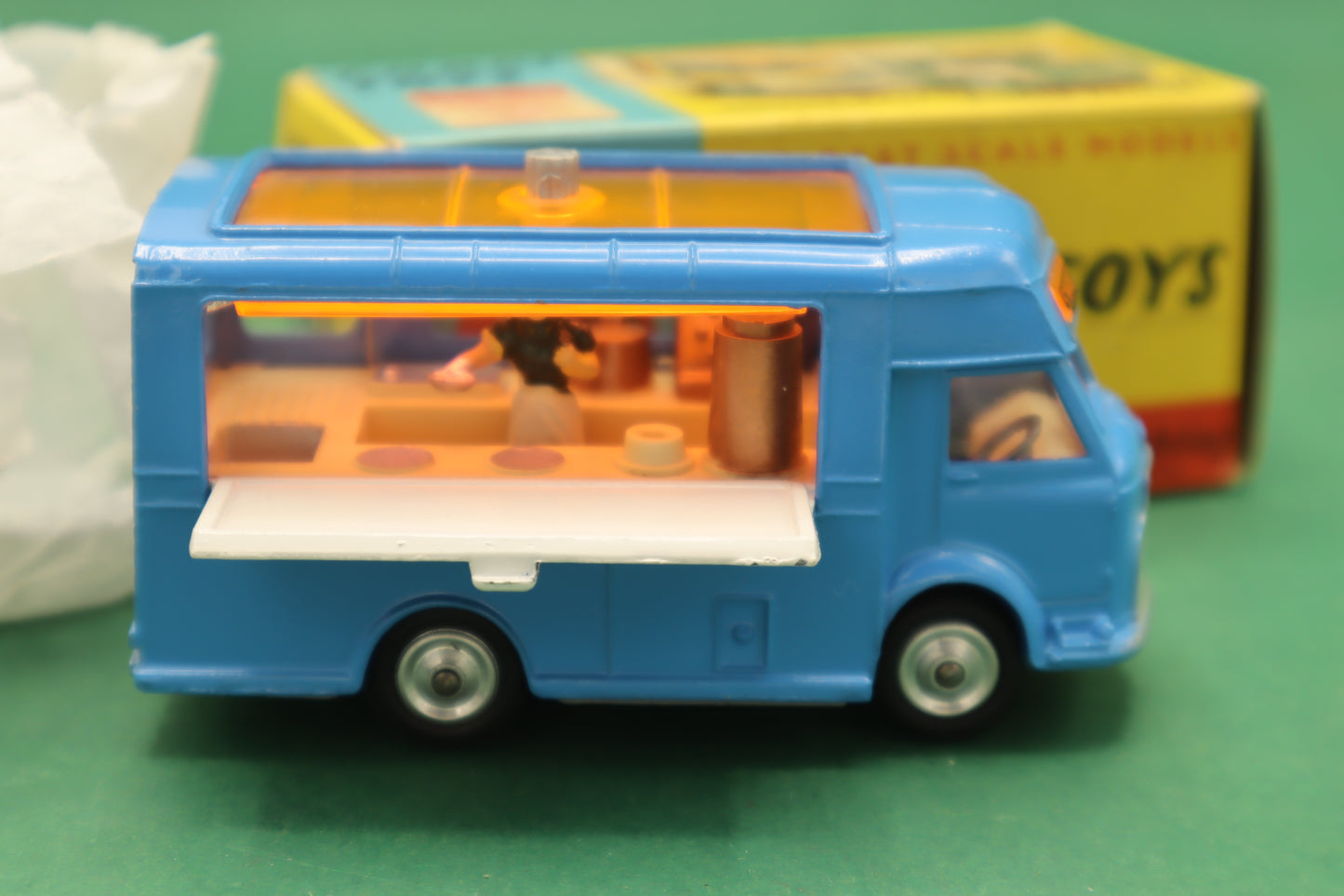 CORGI TOYS - 471 - Smiths Karrier Mobile Canteen van -Made in ENGLAND-  1/43 Anni 60