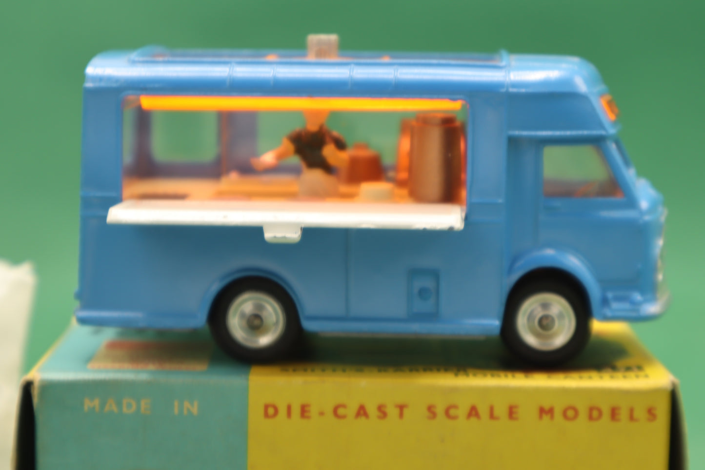 CORGI TOYS - 471 - Smiths Karrier Mobile Canteen van -Made in ENGLAND-  1/43 Anni 60