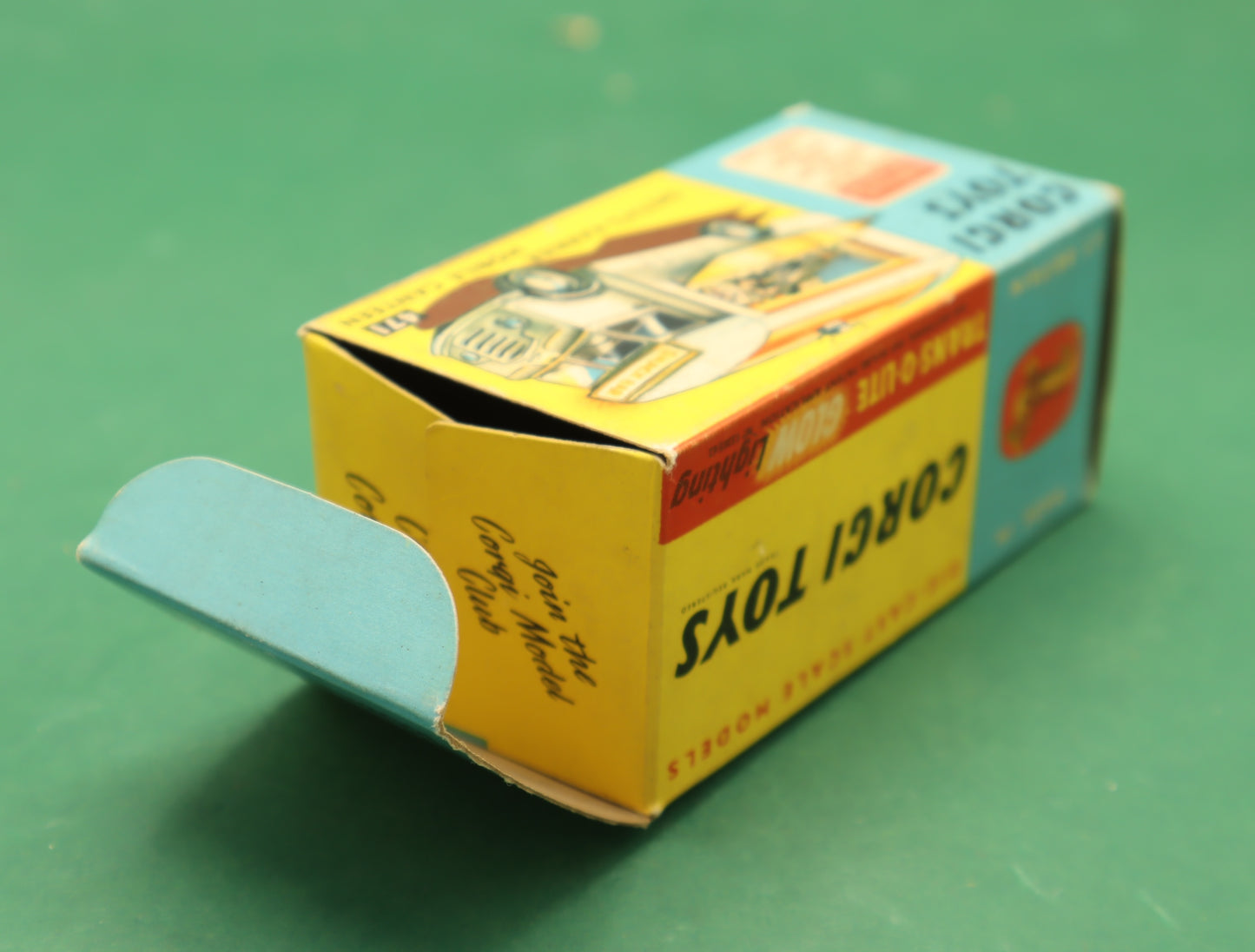 CORGI TOYS - 471 - Smiths Karrier Mobile Canteen van -Made in ENGLAND-  1/43 Anni 60