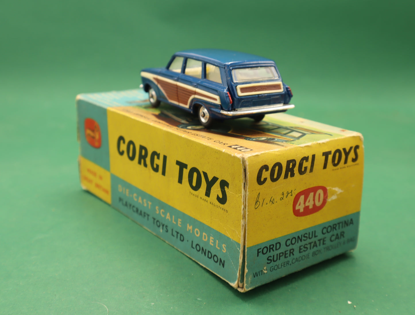 CORGI TOYS - 440 - FORD CONSUL CORTINA SUPER ESTATE CAR -PLAY CRAFT TOYS LTD LONDON- SCATOLA ORIGINALE 1/43
