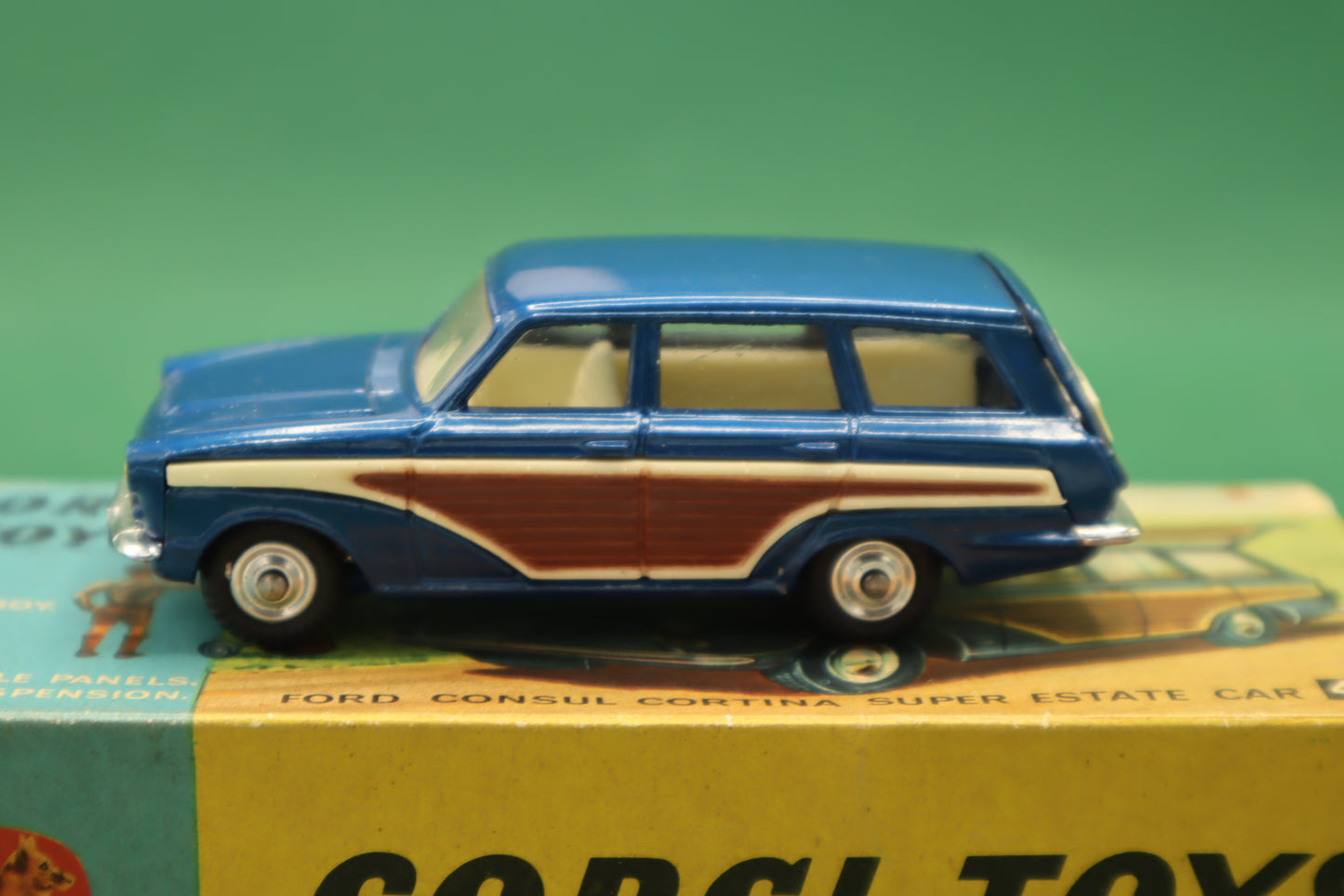 CORGI TOYS - 440 - FORD CONSUL CORTINA SUPER ESTATE CAR -PLAY CRAFT TOYS LTD LONDON- SCATOLA ORIGINALE 1/43