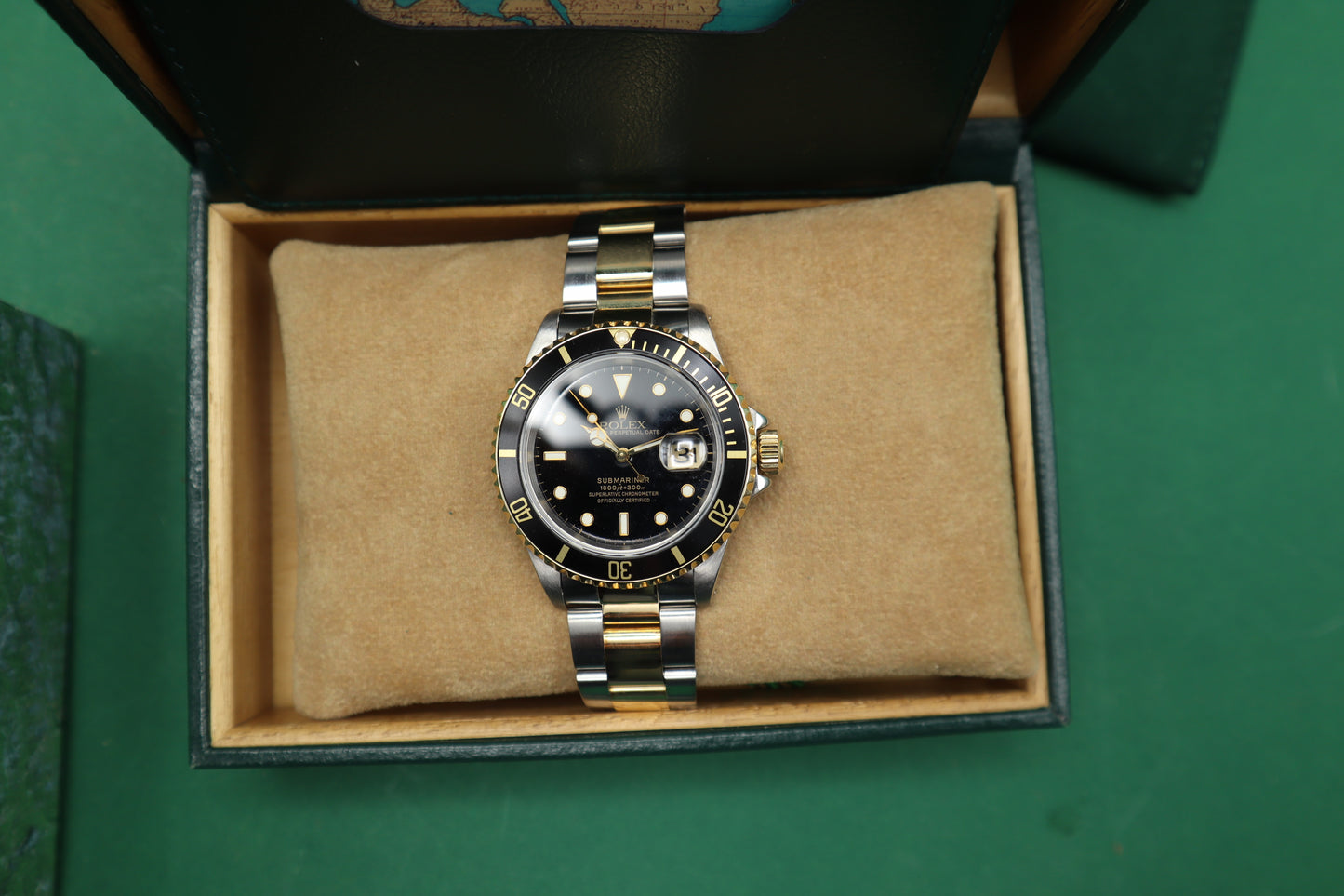 Rolex Submariner 16613 Oro e Acciao Quadrante Nero Corredo service fino al 2025