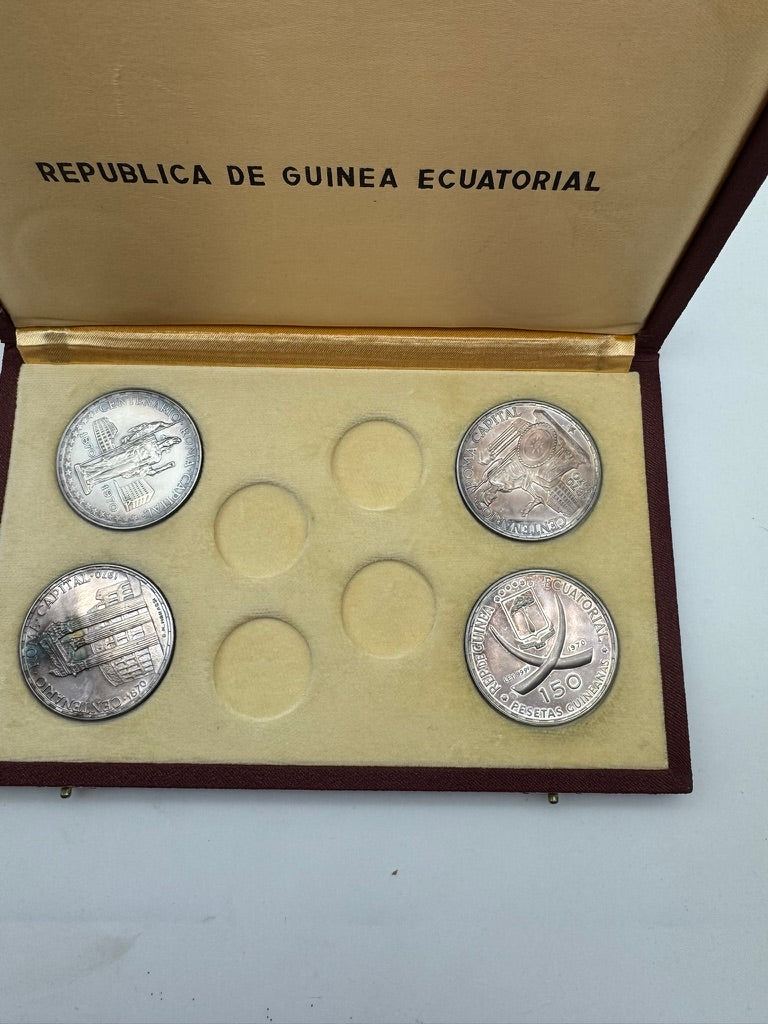 Guinea Equatoriale Monete Argento 1970 – Lotto di 4 Monete da 150 Pesetas in Argento 999,9‰ – Roma Capitale –   Cofanetto Originale