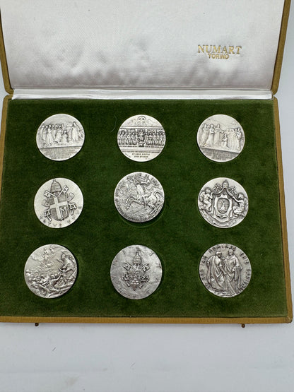 Serie “I Papi del XX Secolo” – 9 Medaglie in Argento 800‰ – Numart Torino – Cofanetto Originale