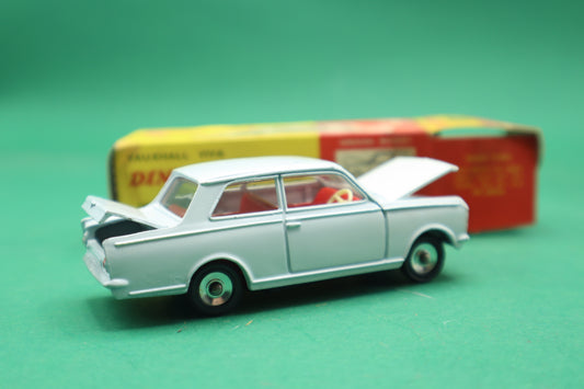 DINKY TOYS - 136 - VAUXHALL VIVA - White  SCATOLA ORIGINALE 1/43