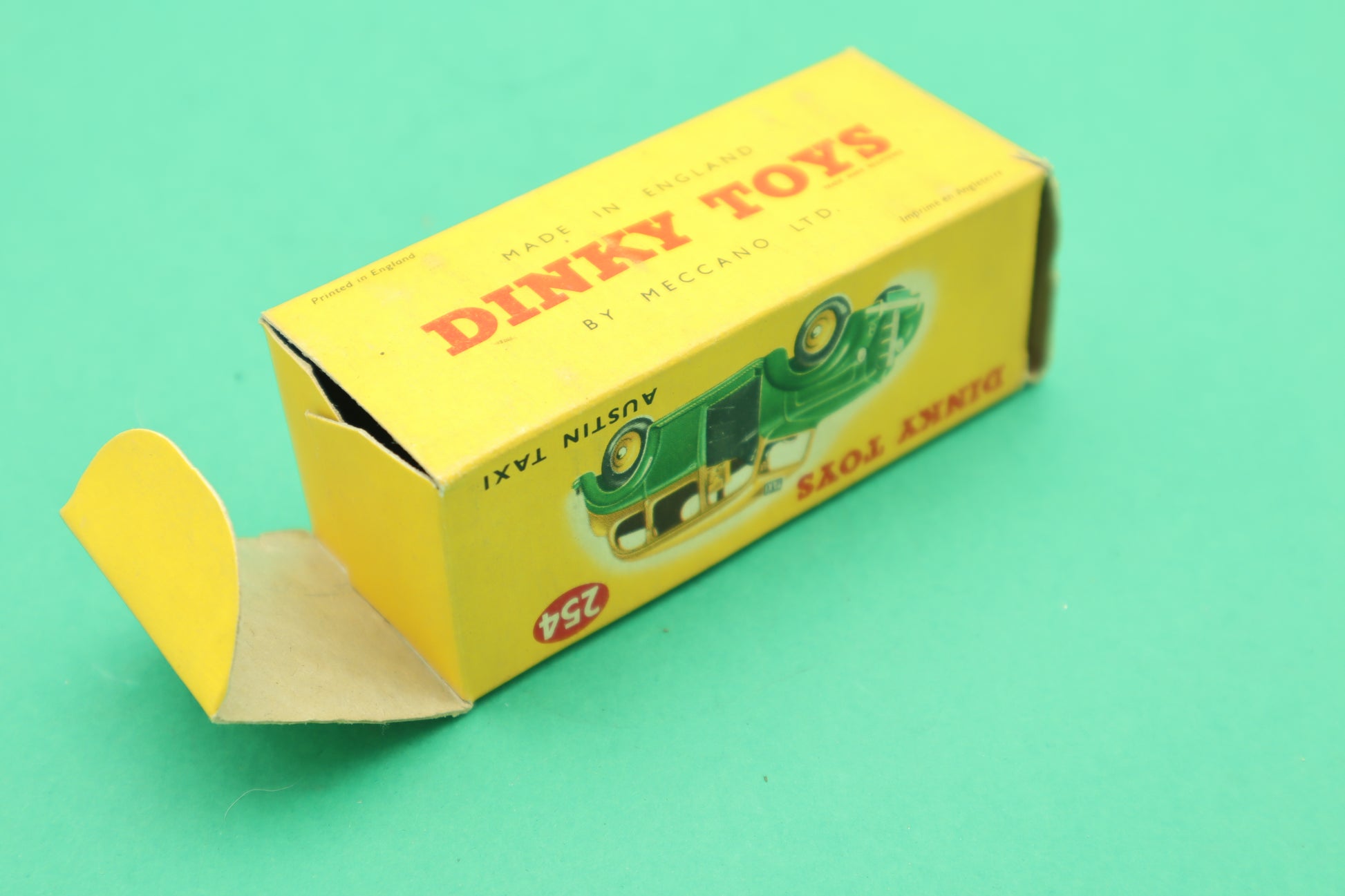 Lot - A Dinky Toys 254 Austin Taxi Lot - A Dinky Toys 254 Austin Taxi
