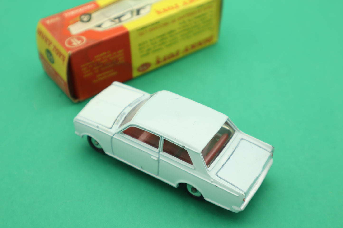 DINKY TOYS - 136- VAUXHALL VIVA -BIANCO - MECCANO ENGLAND - SCATOLA ORIGINALE 1/43