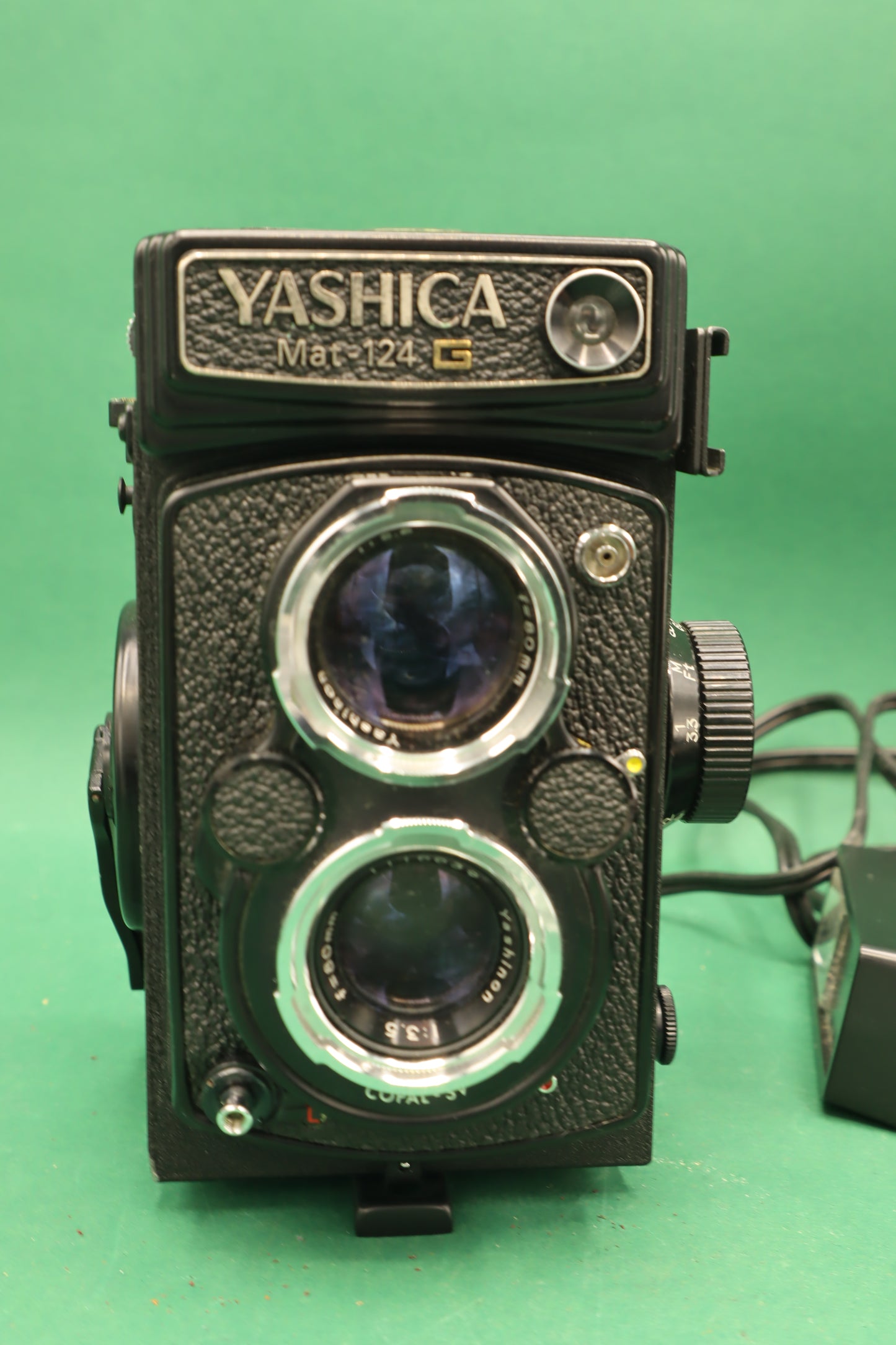 Yashica Mat-124G Medium Format TLR Film Camera 80mm f/3.5 JAPAN