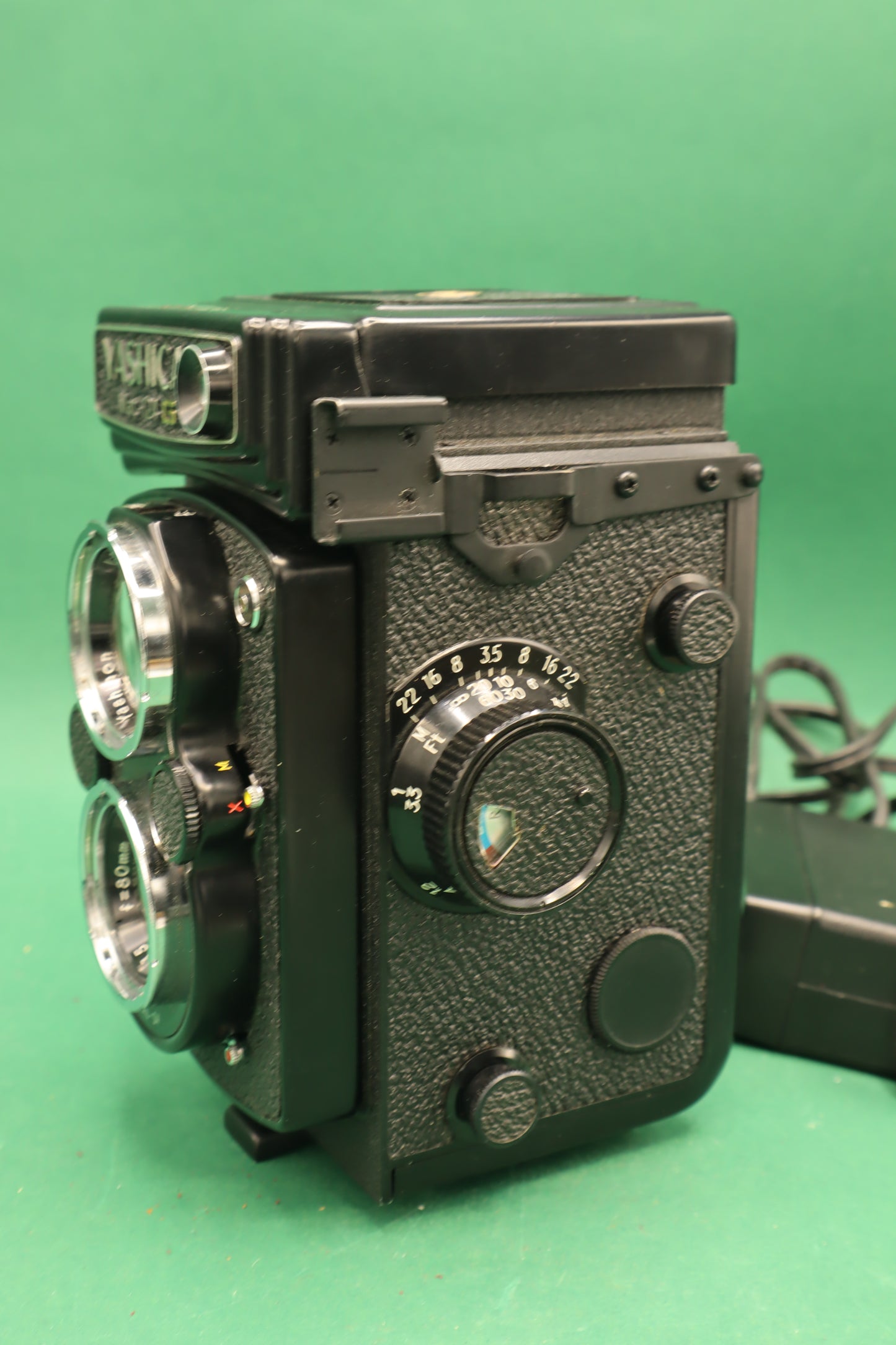 Yashica Mat-124G Medium Format TLR Film Camera 80mm f/3.5 JAPAN