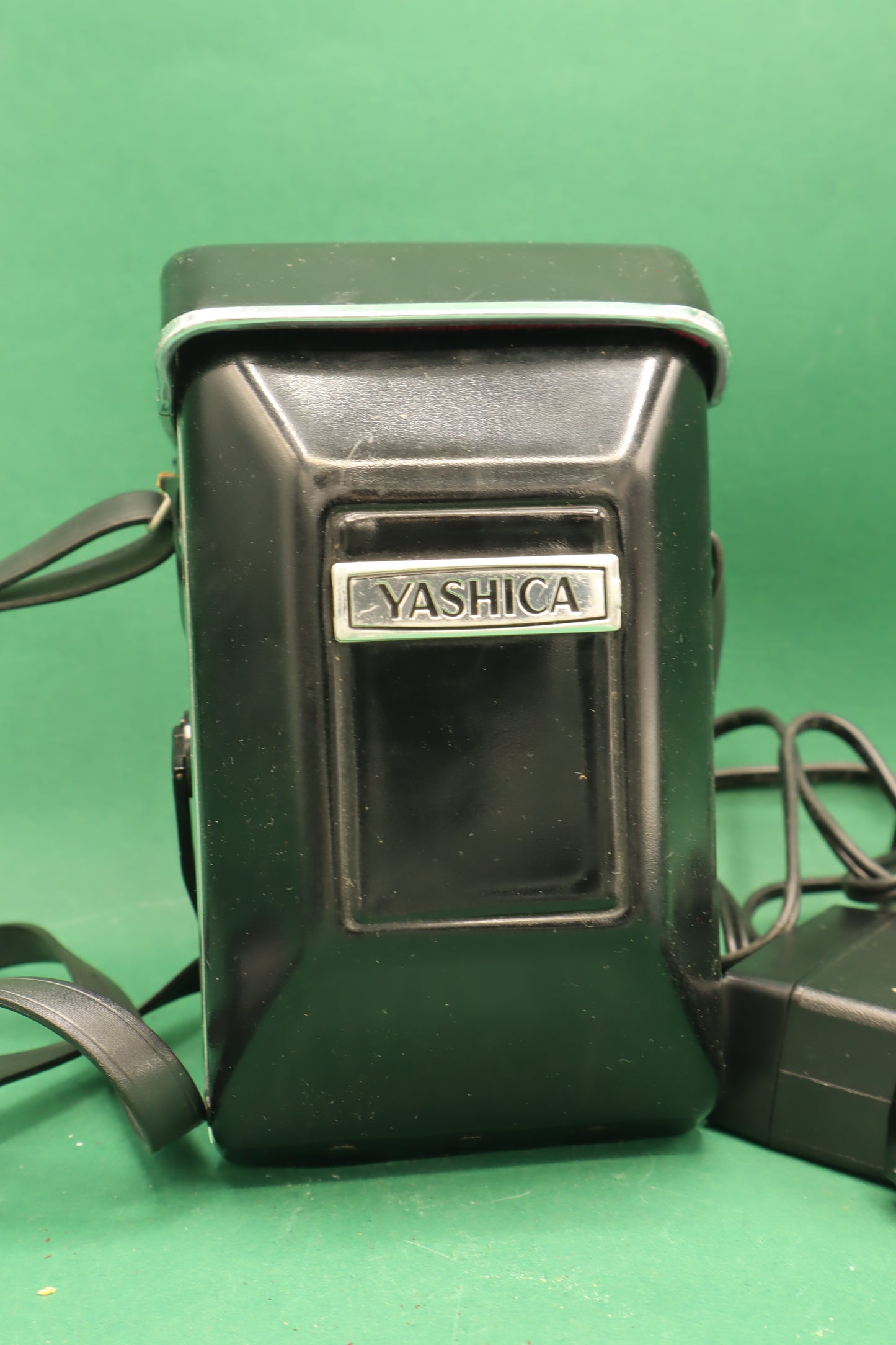 Yashica Mat-124G Medium Format TLR Film Camera 80mm f/3.5 JAPAN