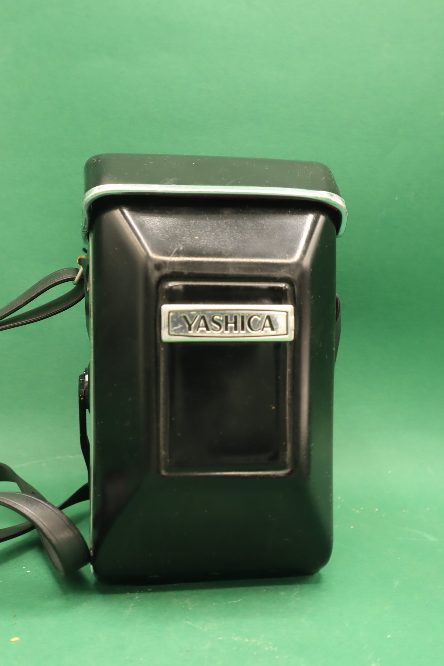 Yashica Mat-124G Medium Format TLR Film Camera 80mm f/3.5 JAPAN