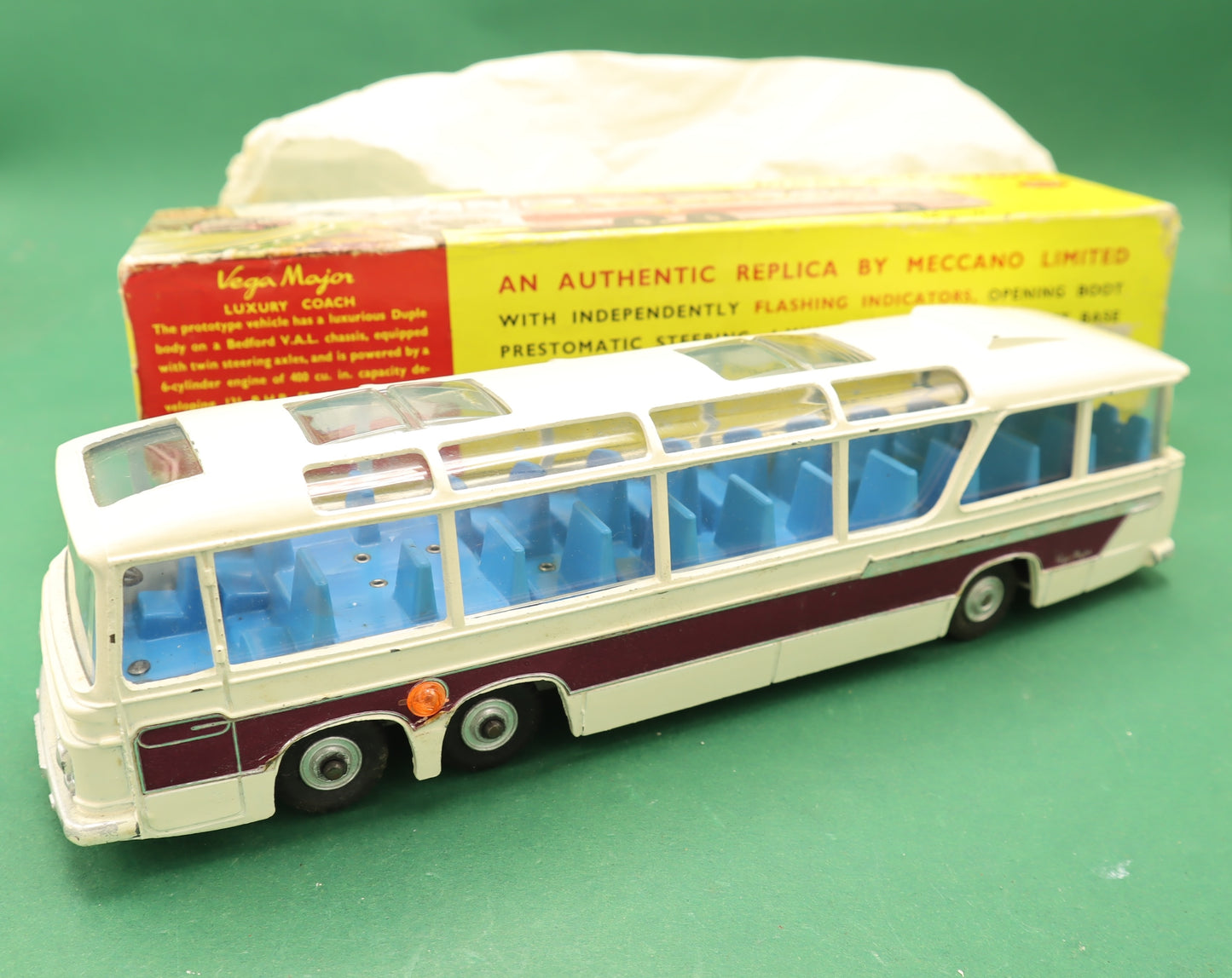 DINKY SUPER TOYS - 952 -VEGA MEGA LUXURY COACH -MECCANO LTD -SCATOLA ORIGINALE 1/43