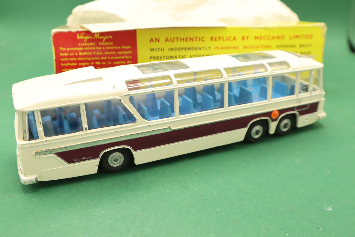 DINKY SUPER TOYS - 952 -VEGA MEGA LUXURY COACH -MECCANO LTD -SCATOLA ORIGINALE 1/43