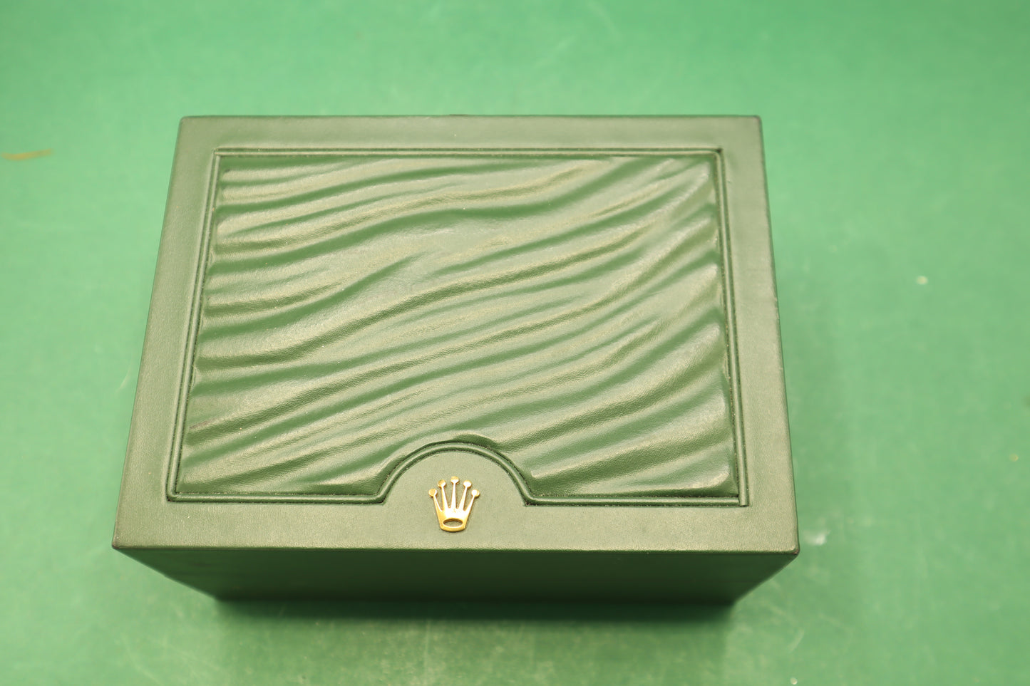 Original Rolex presentation box, reference 30.00.02, ideal to complete your vintage Oyster Perpetual, Datejust, or Air-King set.