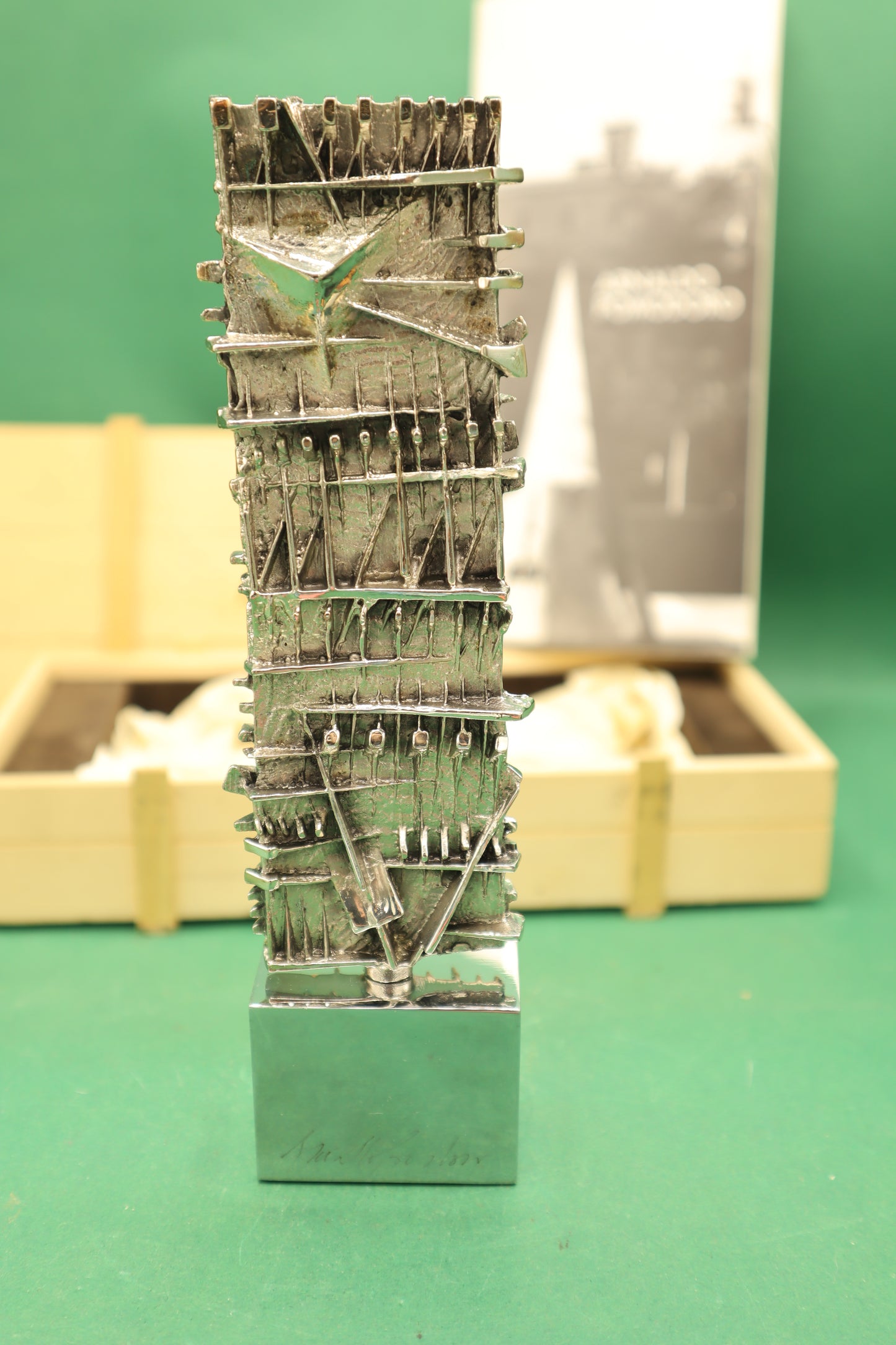 Arnaldo Pomodoro – Scultura in bronzo argentato, edizione 78/200, Milano 1983