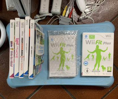 Nintendo Wii e Wii Sports  Wii Fit Accessori 7 Giochi Bianca 2 Controller